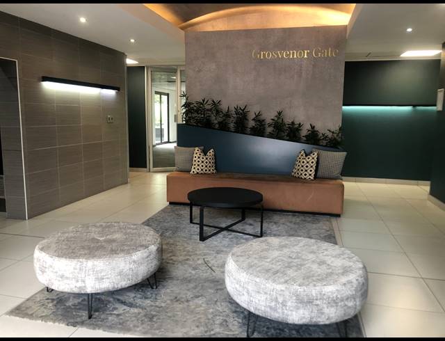 172M² OFFICE TO LET IN HYDE PARK